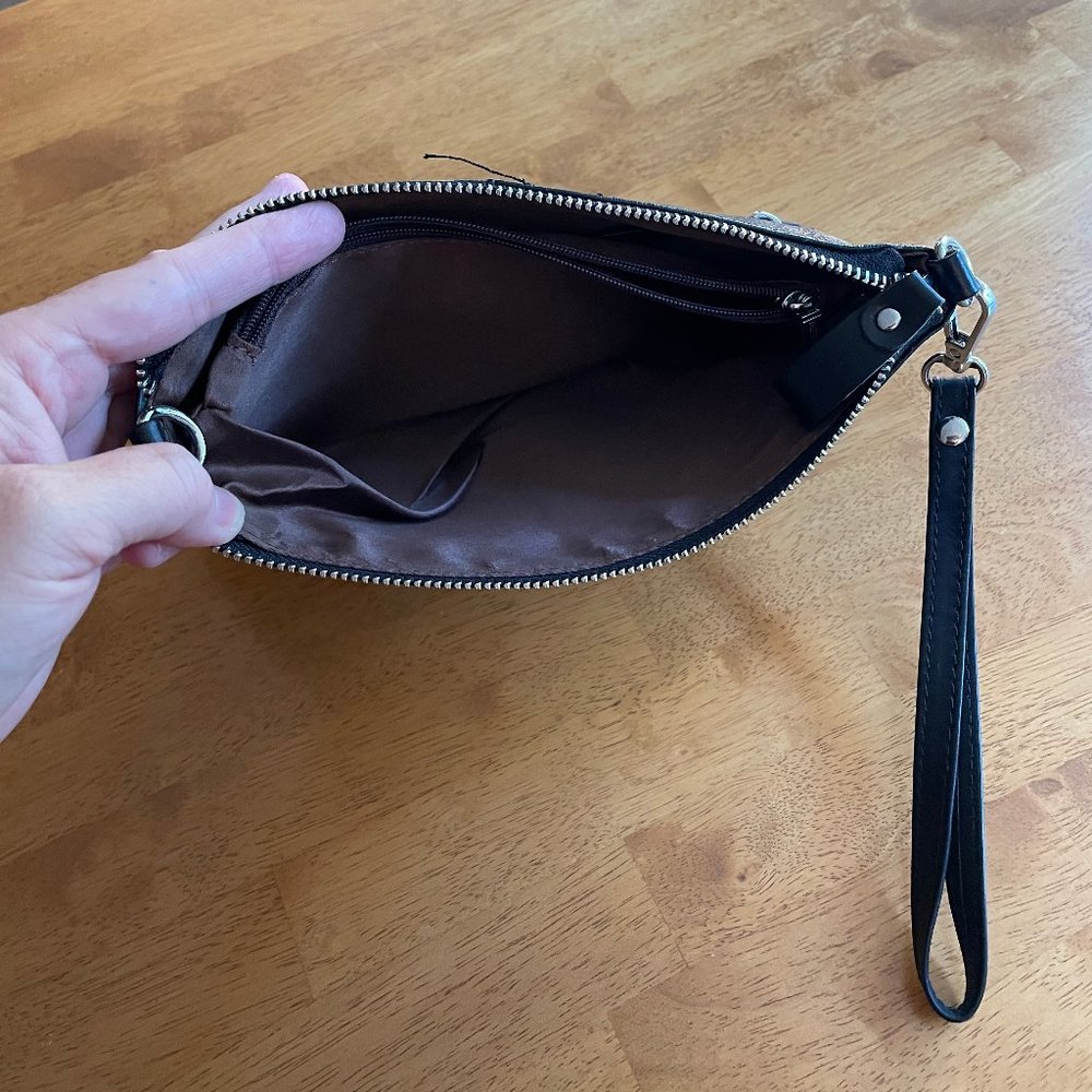 NWOT Black wristlet - Picture 4 of 6